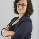 Portrait professionnel d'une femme de coté